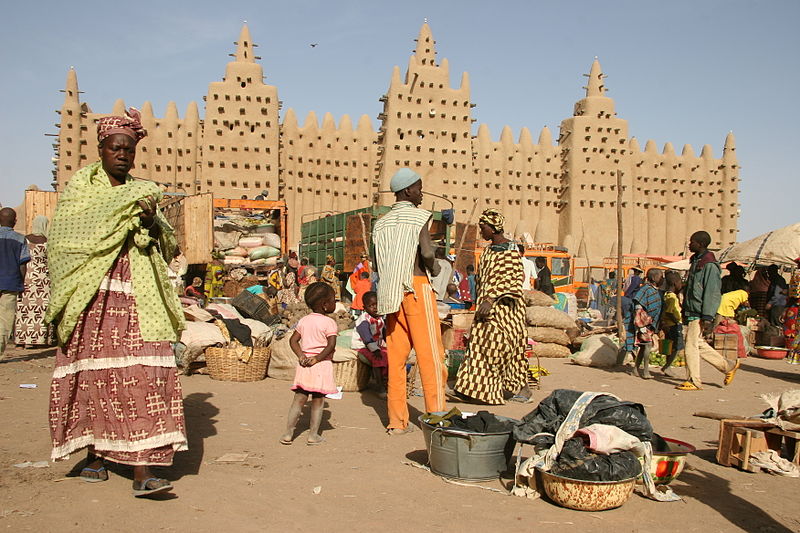 800px-Mali_-_mosque_in_Djenne¦ü